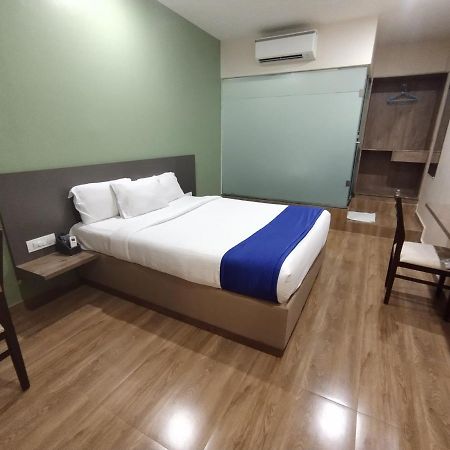 Hotel Ocean Suites Bombay Extérieur photo