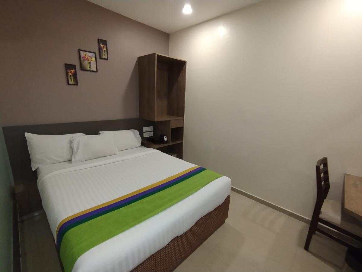 Hotel Ocean Suites Bombay Extérieur photo