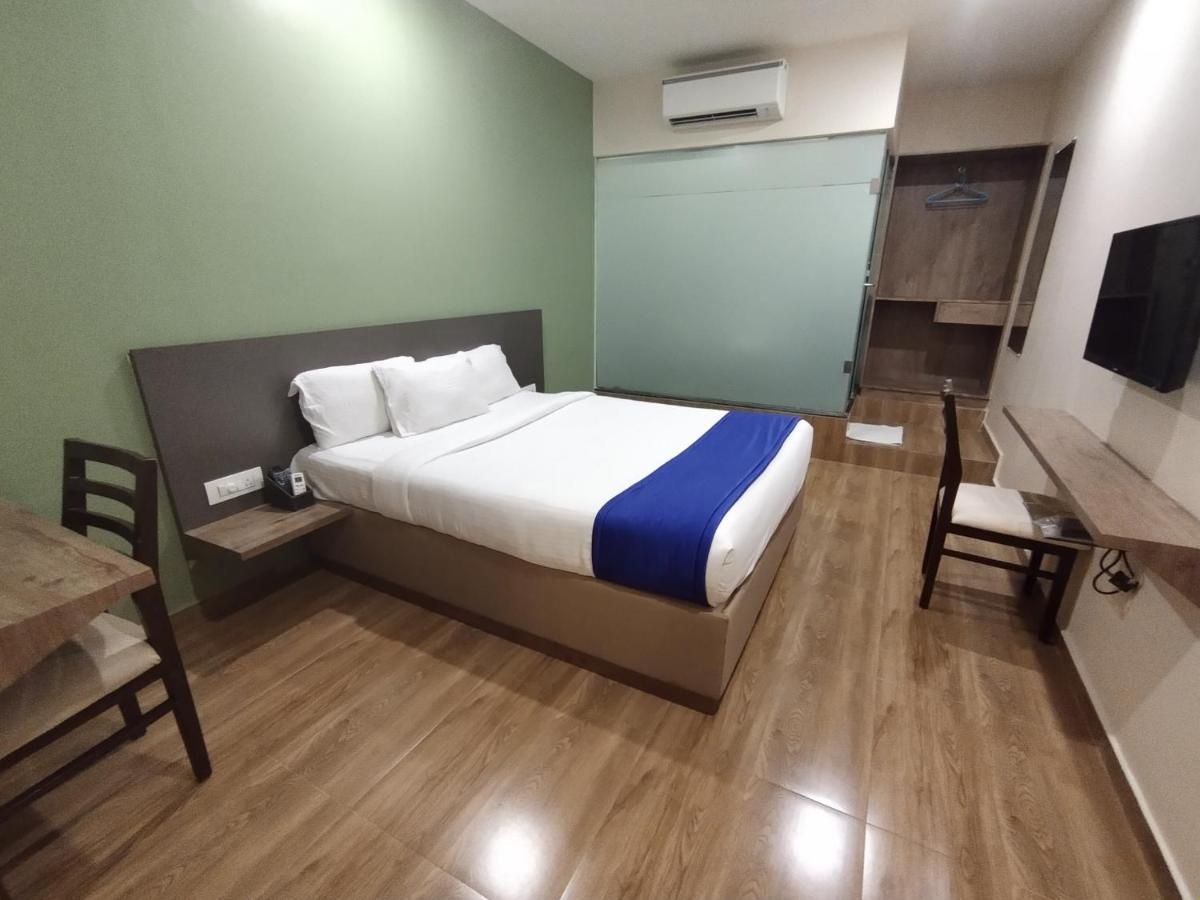 Hotel Ocean Suites Bombay Extérieur photo