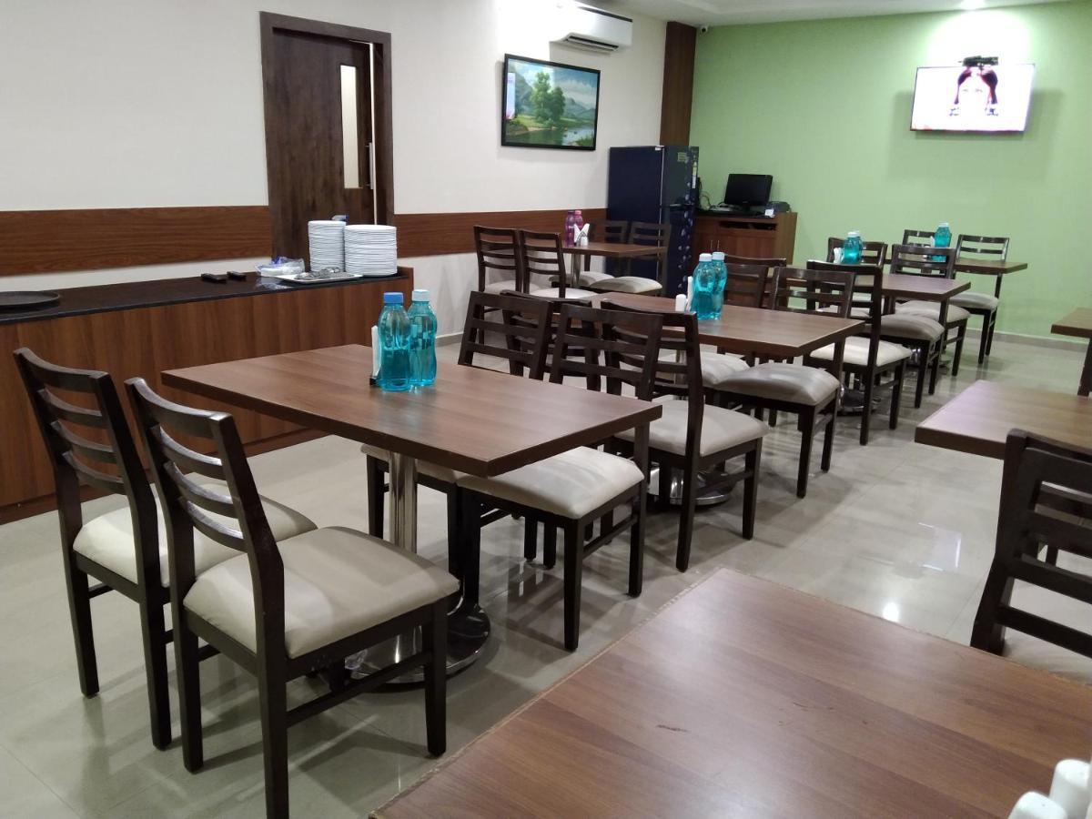 Hotel Ocean Suites Bombay Extérieur photo