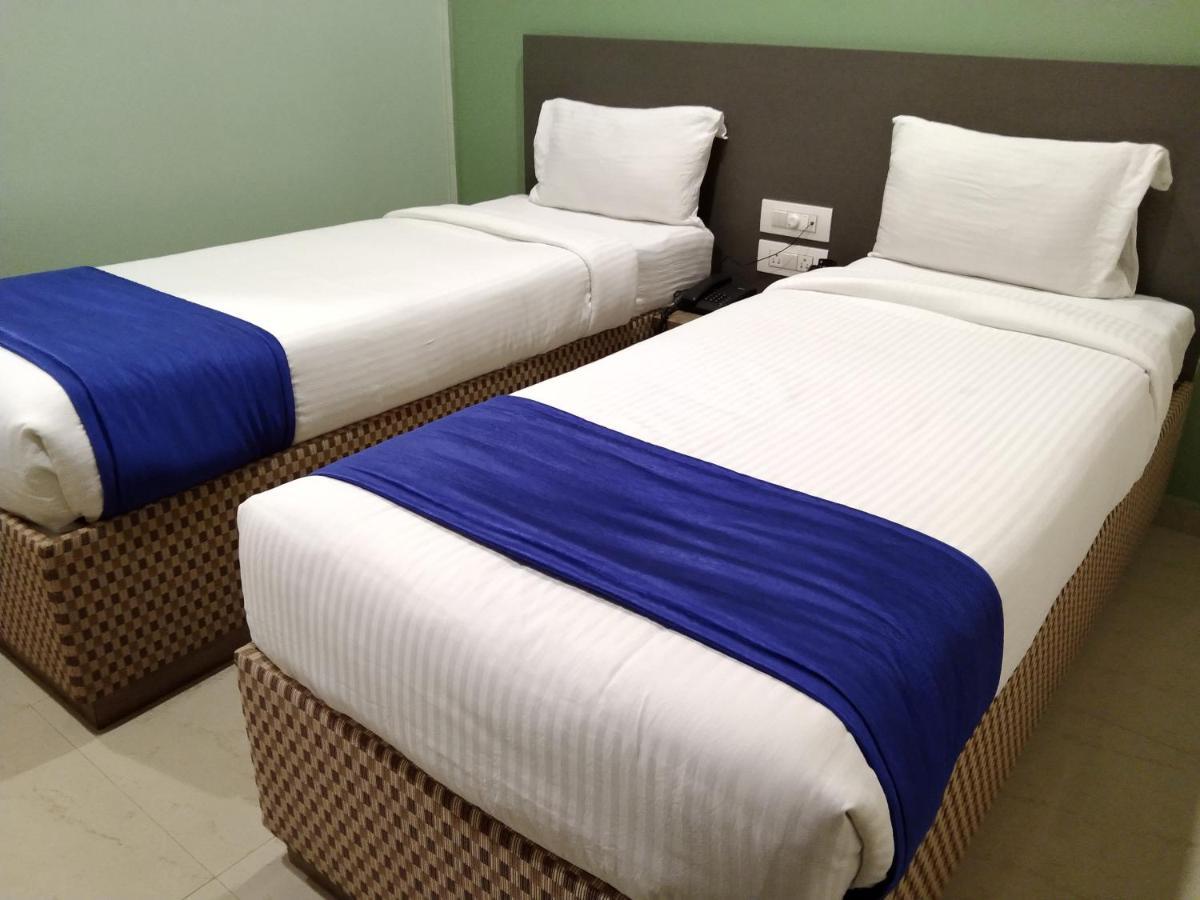 Hotel Ocean Suites Bombay Extérieur photo