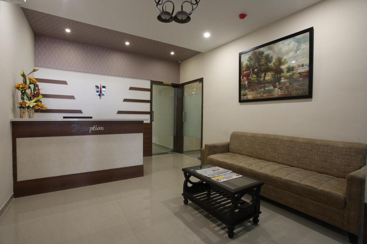 Hotel Ocean Suites Bombay Extérieur photo
