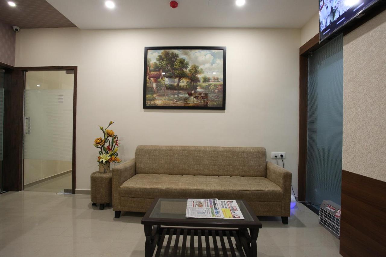 Hotel Ocean Suites Bombay Extérieur photo
