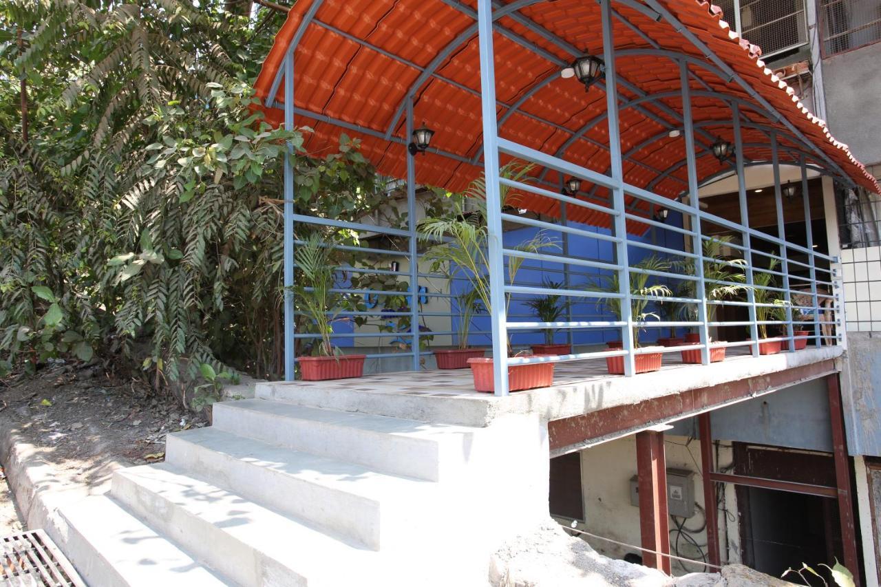 Hotel Ocean Suites Bombay Extérieur photo