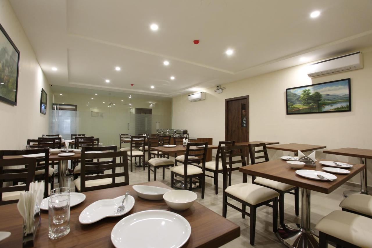 Hotel Ocean Suites Bombay Extérieur photo