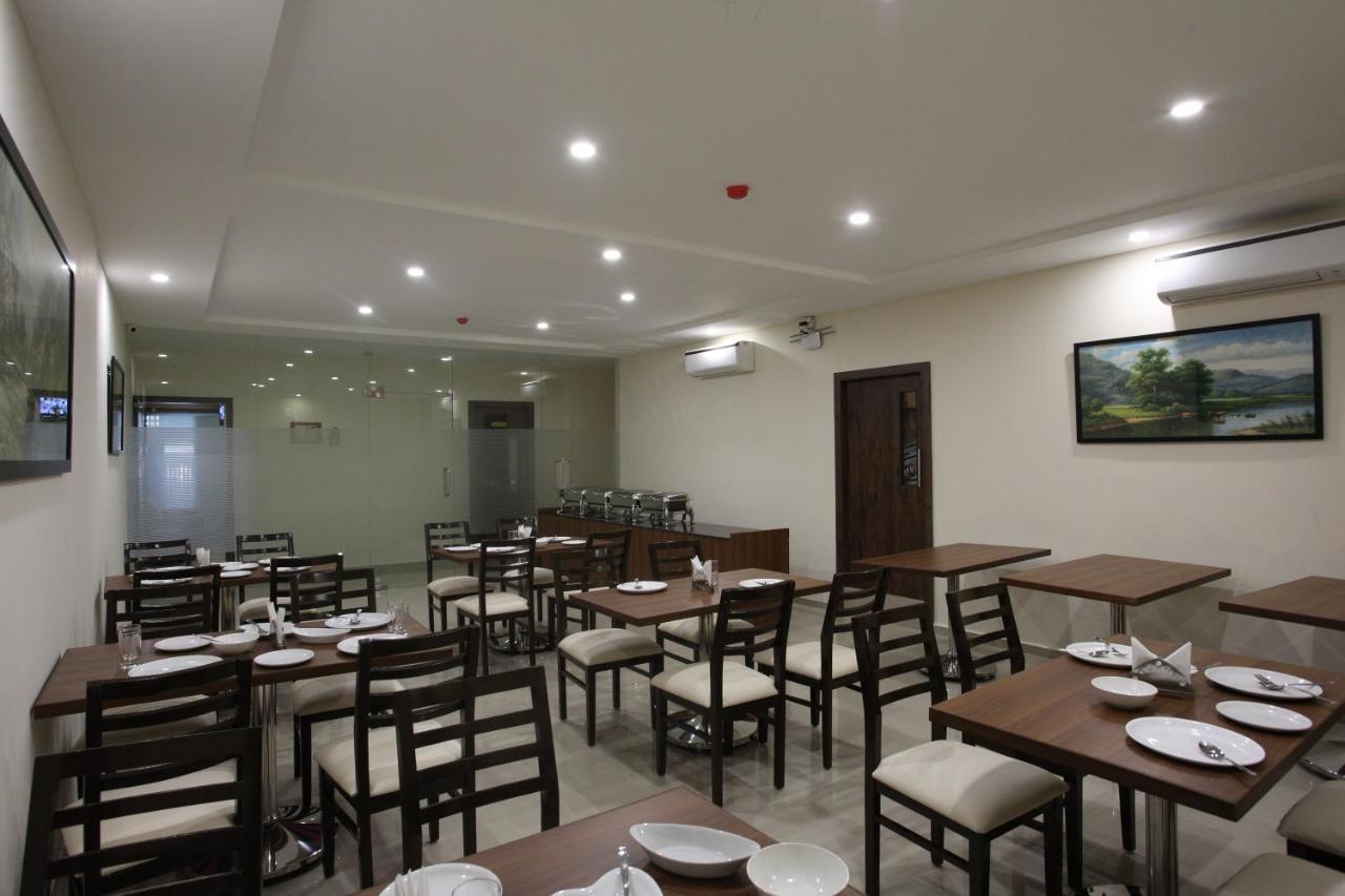 Hotel Ocean Suites Bombay Extérieur photo