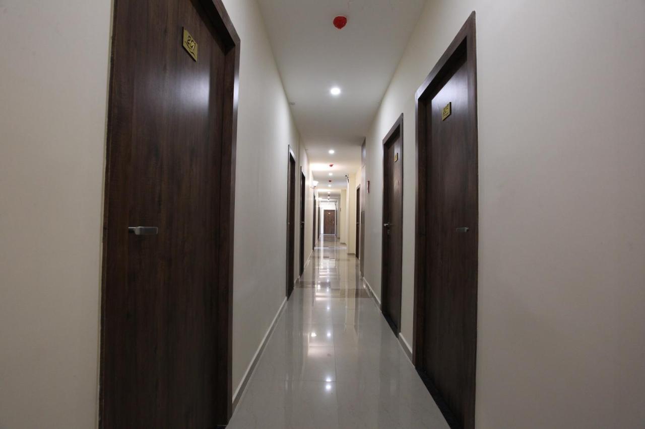 Hotel Ocean Suites Bombay Extérieur photo