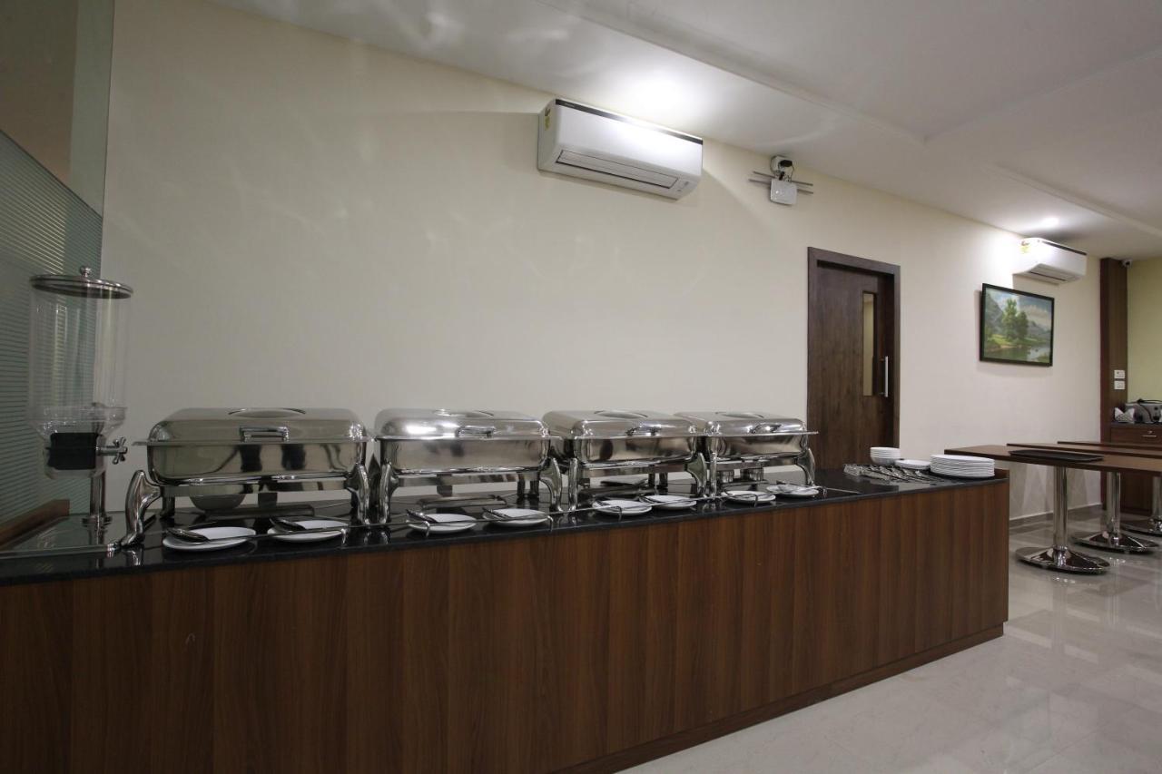 Hotel Ocean Suites Bombay Extérieur photo